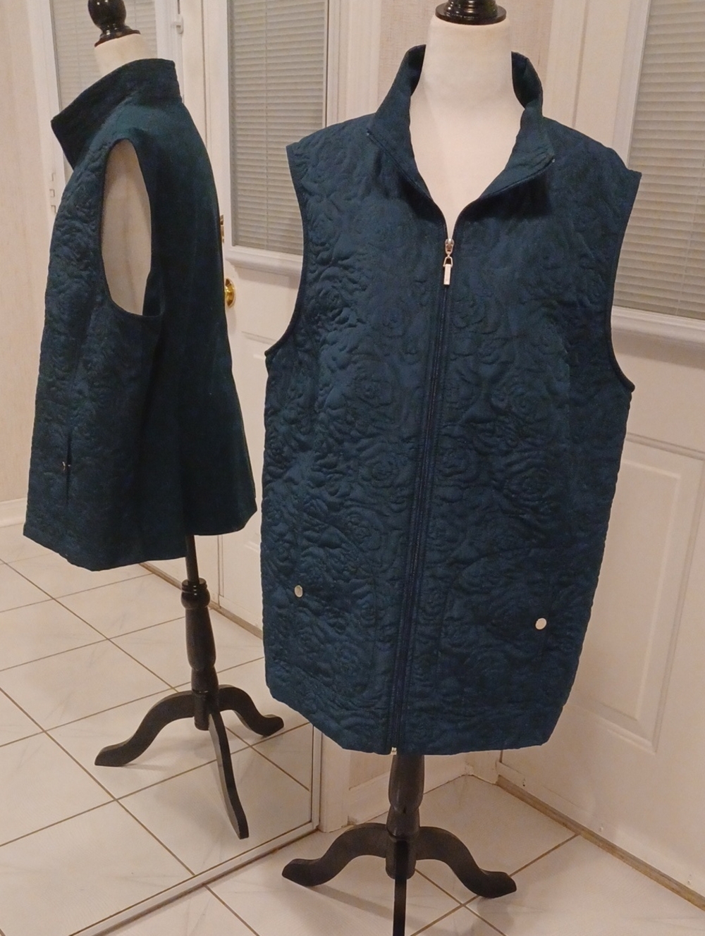 2/$70 New Dark Green Quilted Sleeveless Zip-Front Vest - Size 22W
